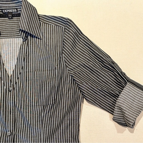 Express Women’s Grey & White Stripe Button Down Blouse in Size Small - Picture 4 of 8